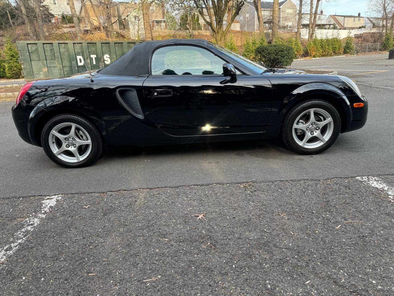 Toyota MR2 Spyder Base 2000