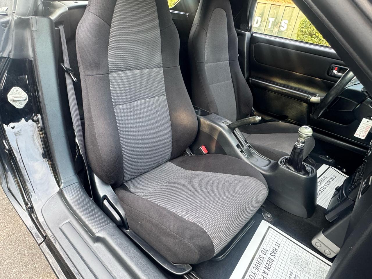 Toyota MR2 Spyder Base 2000