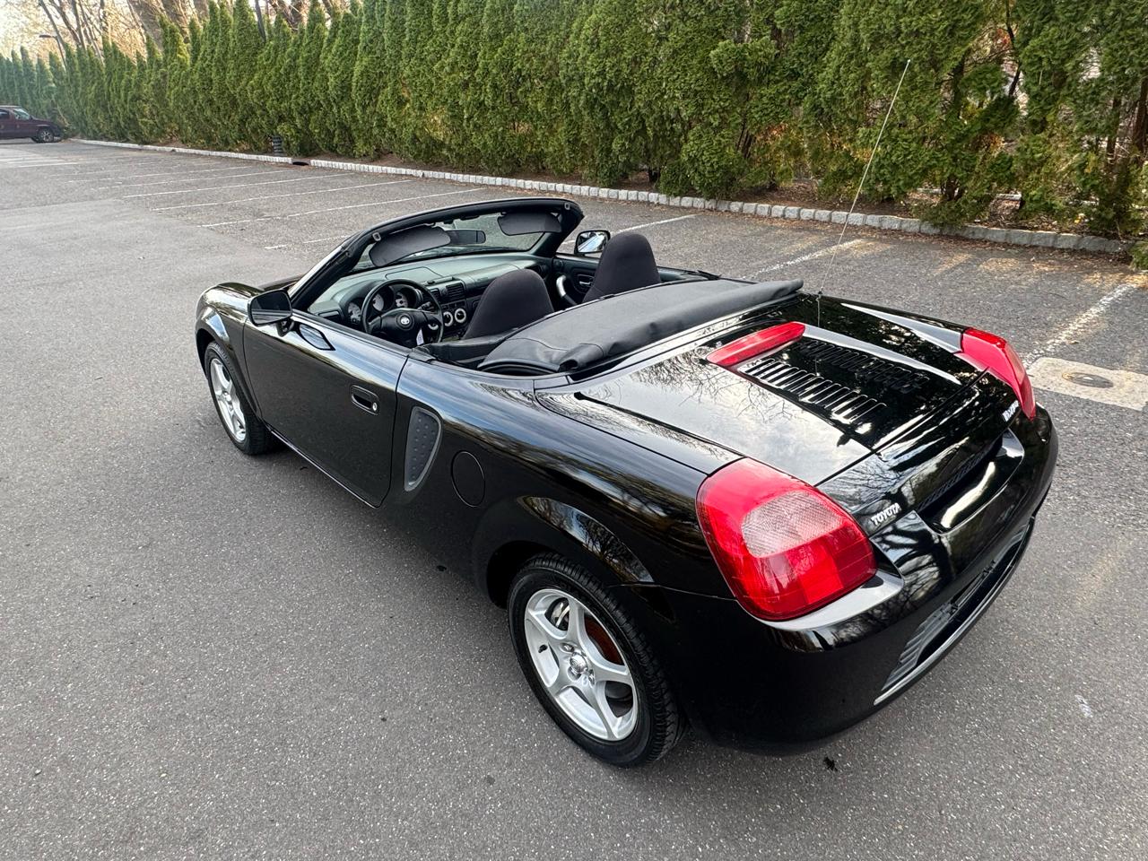 Toyota MR2 Spyder Base 2000