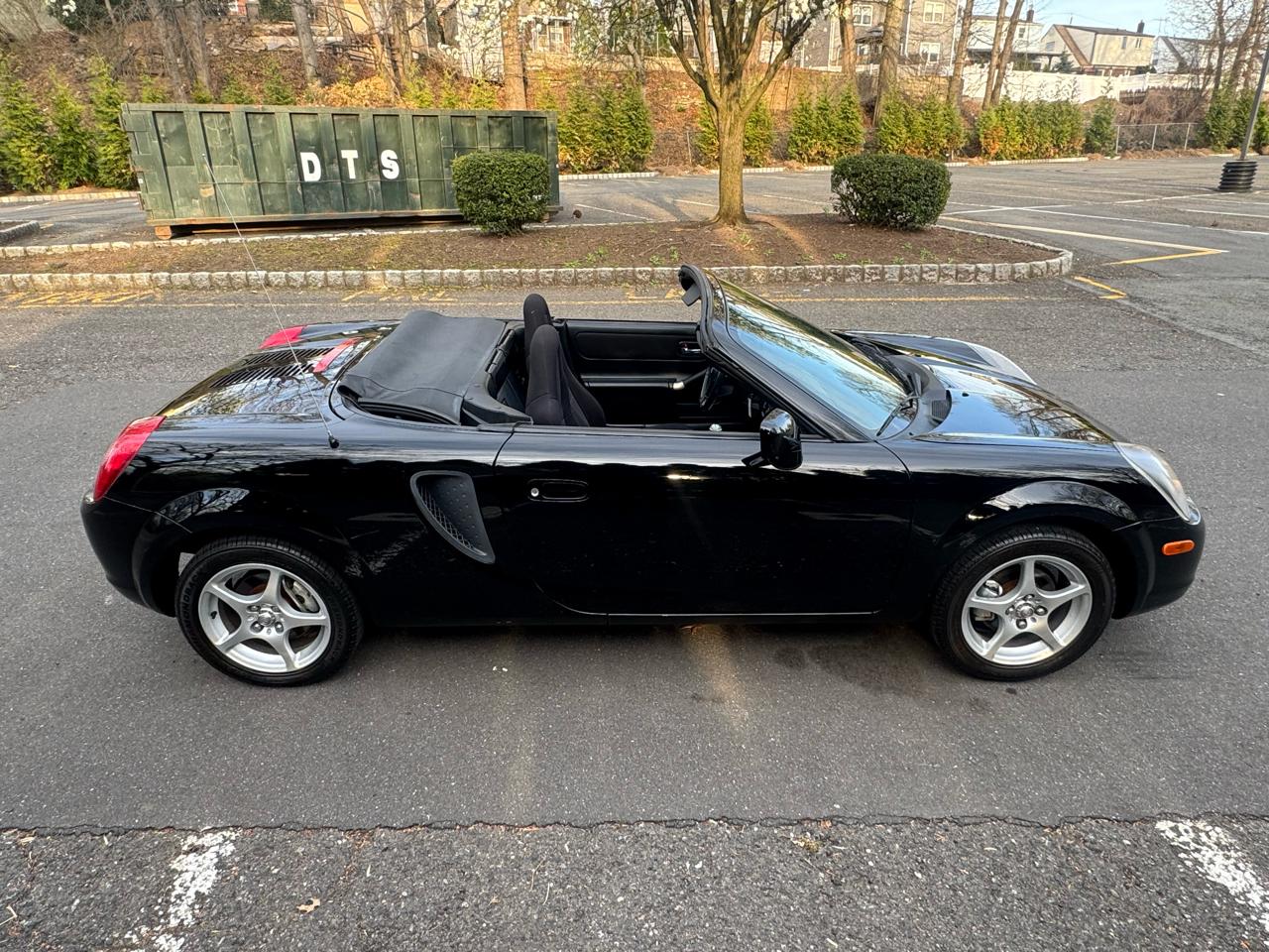 Toyota MR2 Spyder Base 2000