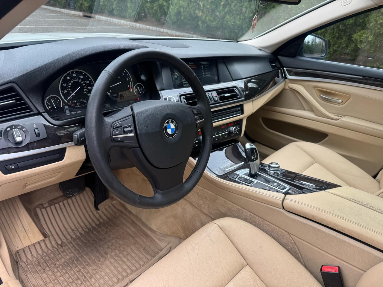 BMW 5-Series 535i xDrive 2013