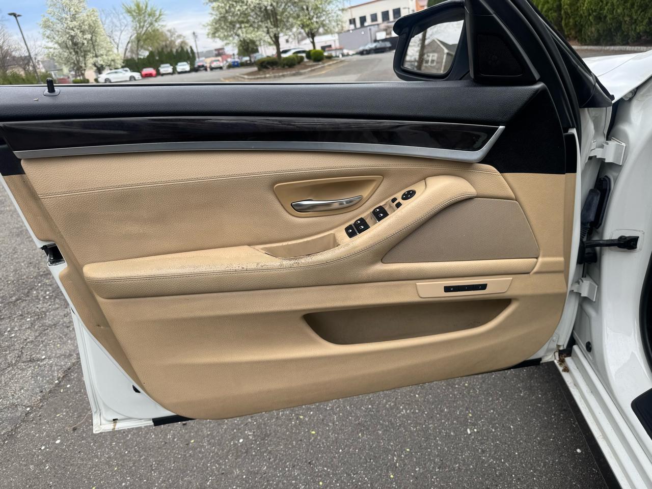 BMW 5-Series 535i xDrive 2013