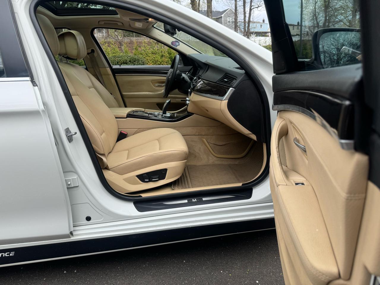 BMW 5-Series 535i xDrive 2013