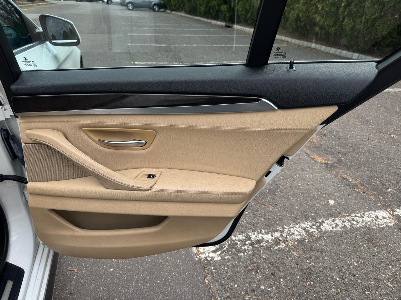 BMW 5-Series 535i xDrive 2013