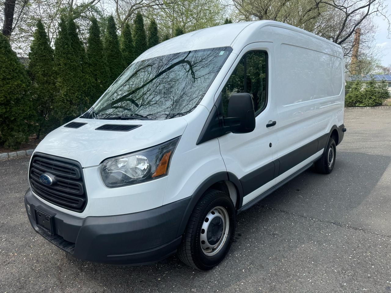 Ford Transit 250 Van Med. Roof w/Sliding Pass. 148-in. WB 2018