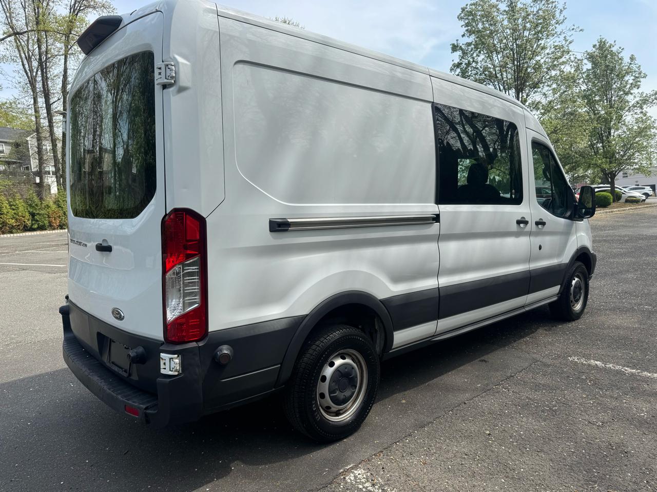 Ford Transit 250 Van Med. Roof w/Sliding Pass. 148-in. WB 2018