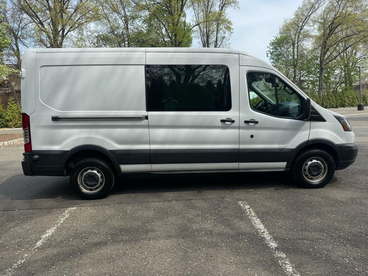 Ford Transit 250 Van Med. Roof w/Sliding Pass. 148-in. WB 2018
