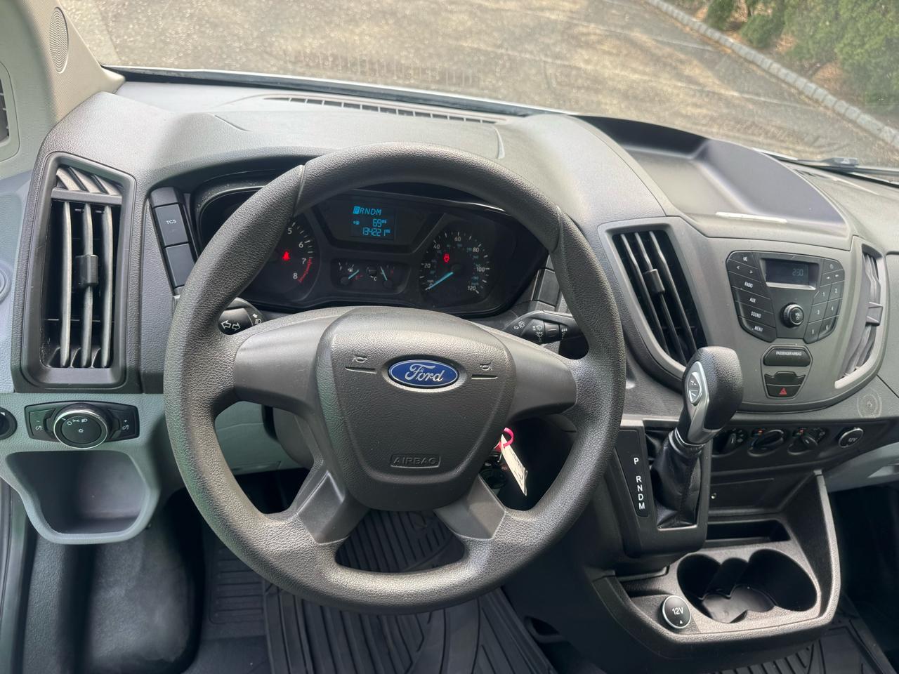 Ford Transit 250 Van Med. Roof w/Sliding Pass. 148-in. WB 2018