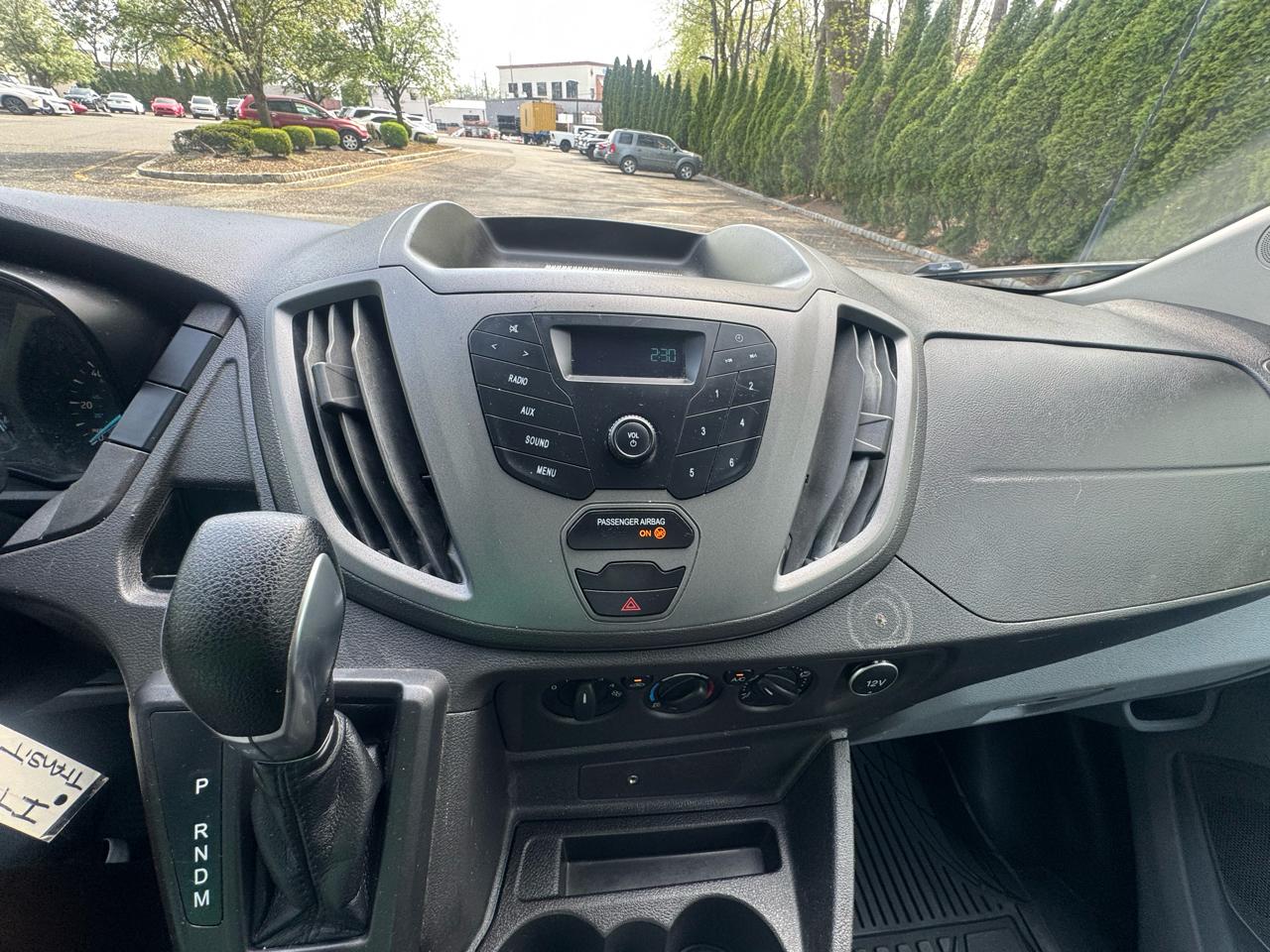 Ford Transit 250 Van Med. Roof w/Sliding Pass. 148-in. WB 2018