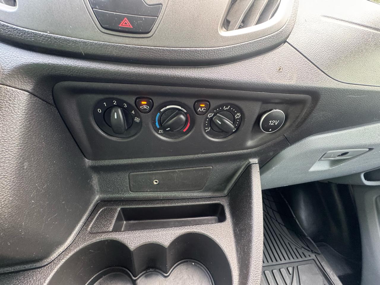 Ford Transit 250 Van Med. Roof w/Sliding Pass. 148-in. WB 2018