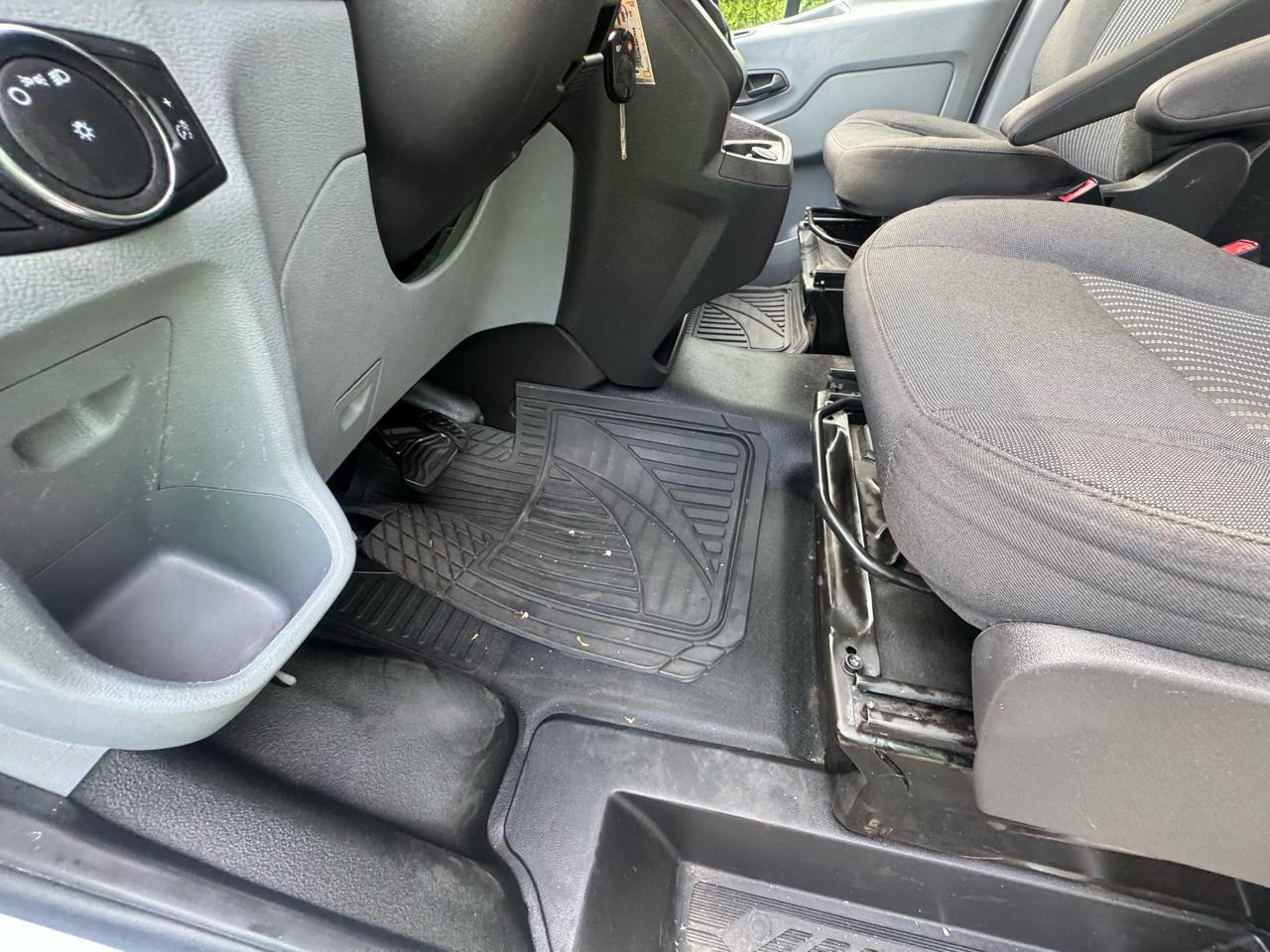 Ford Transit 250 Van Med. Roof w/Sliding Pass. 148-in. WB 2018