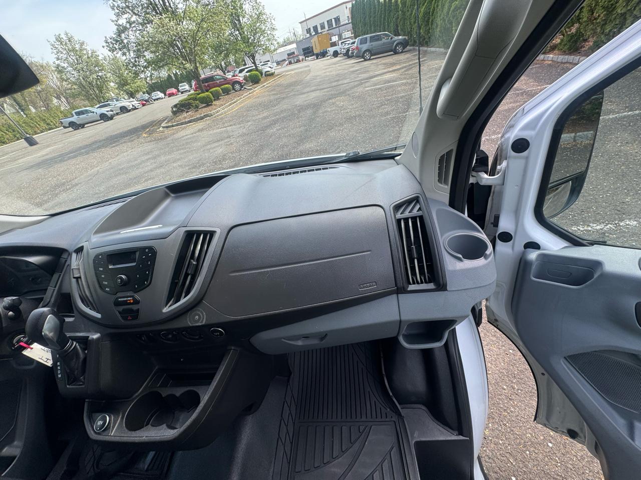 Ford Transit 250 Van Med. Roof w/Sliding Pass. 148-in. WB 2018