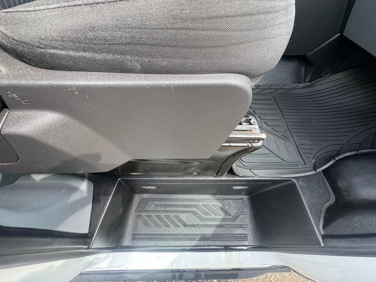 Ford Transit 250 Van Med. Roof w/Sliding Pass. 148-in. WB 2018