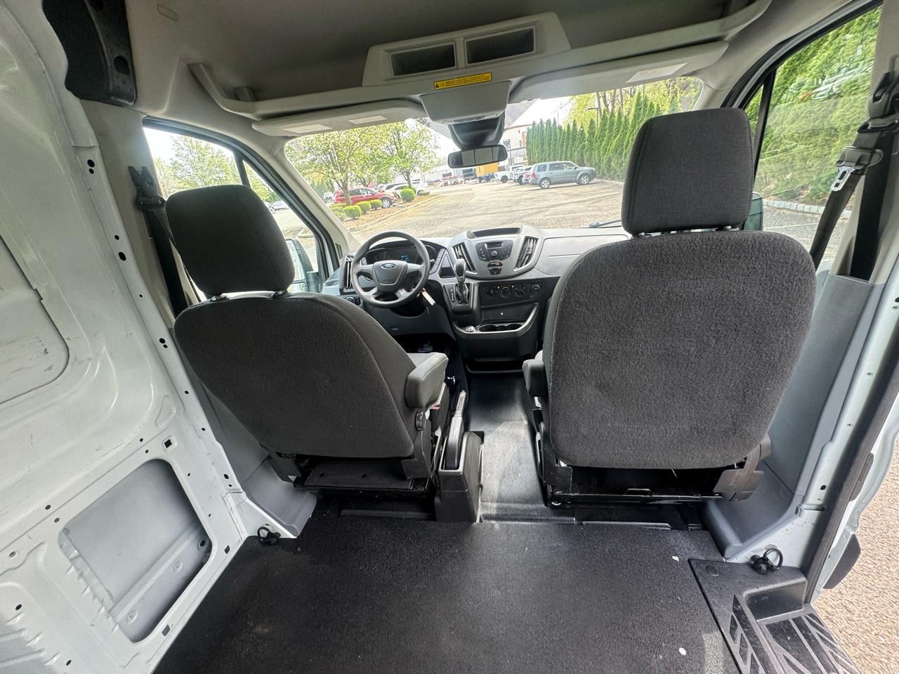 Ford Transit 250 Van Med. Roof w/Sliding Pass. 148-in. WB 2018