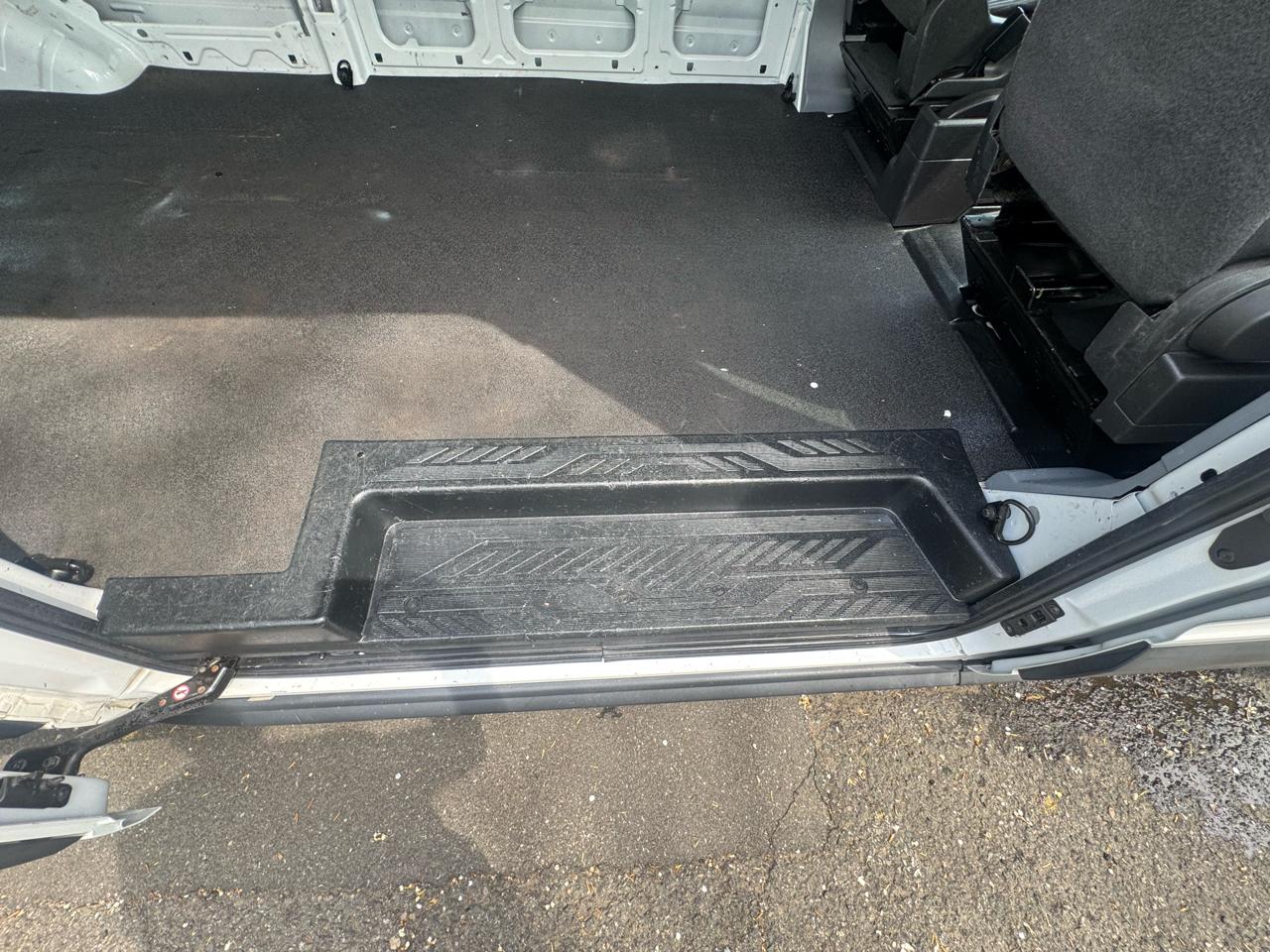 Ford Transit 250 Van Med. Roof w/Sliding Pass. 148-in. WB 2018