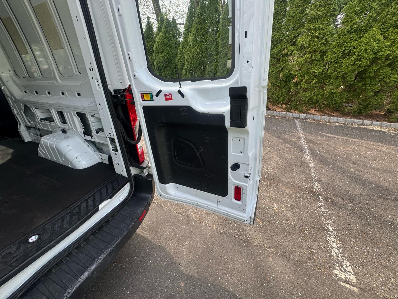 Ford Transit 250 Van Med. Roof w/Sliding Pass. 148-in. WB 2018