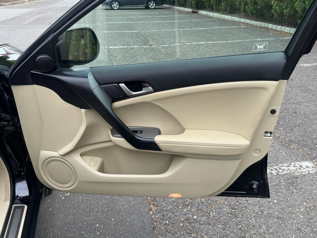 Acura TSX 5-speed AT 2010