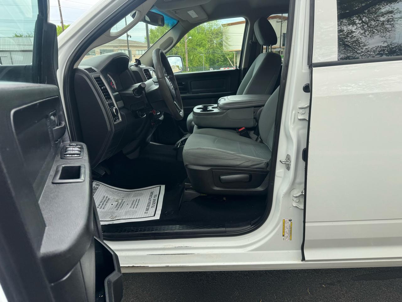 RAM 1500 Classic Tradesman Crew Cab SWB 4WD 2019