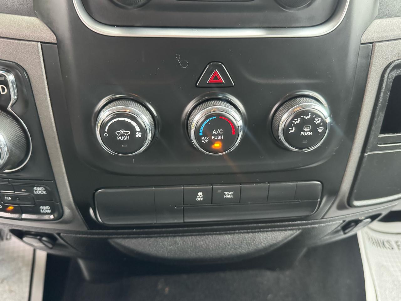 RAM 1500 Classic Tradesman Crew Cab SWB 4WD 2019
