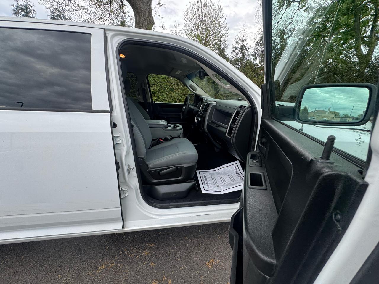 RAM 1500 Classic Tradesman Crew Cab SWB 4WD 2019