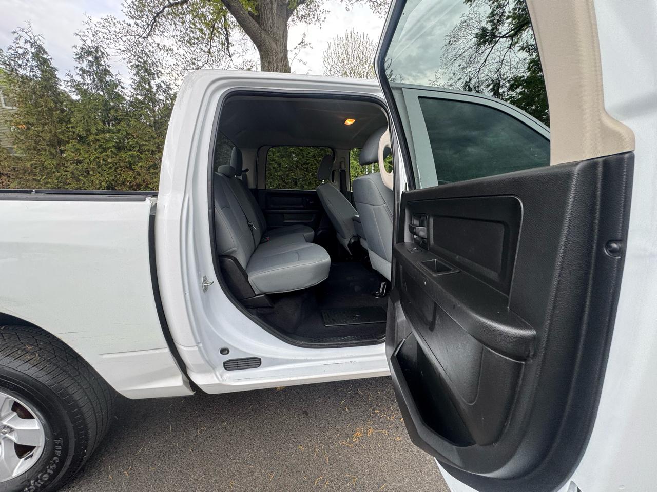 RAM 1500 Classic Tradesman Crew Cab SWB 4WD 2019