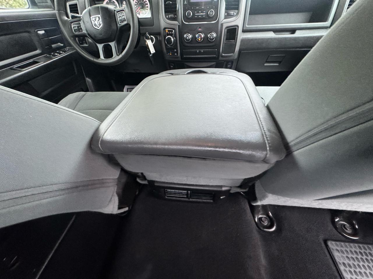 RAM 1500 Classic Tradesman Crew Cab SWB 4WD 2019