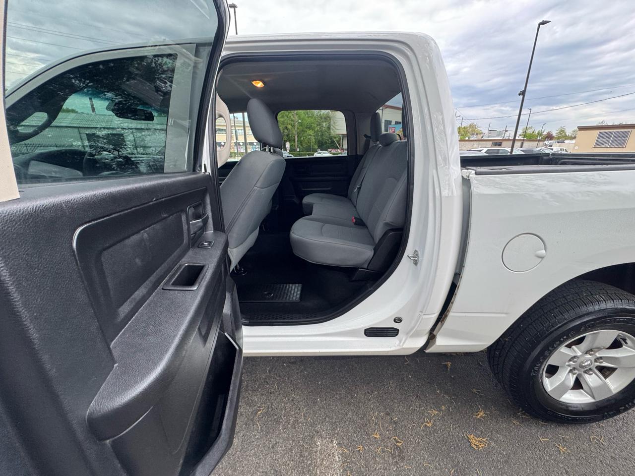 RAM 1500 Classic Tradesman Crew Cab SWB 4WD 2019