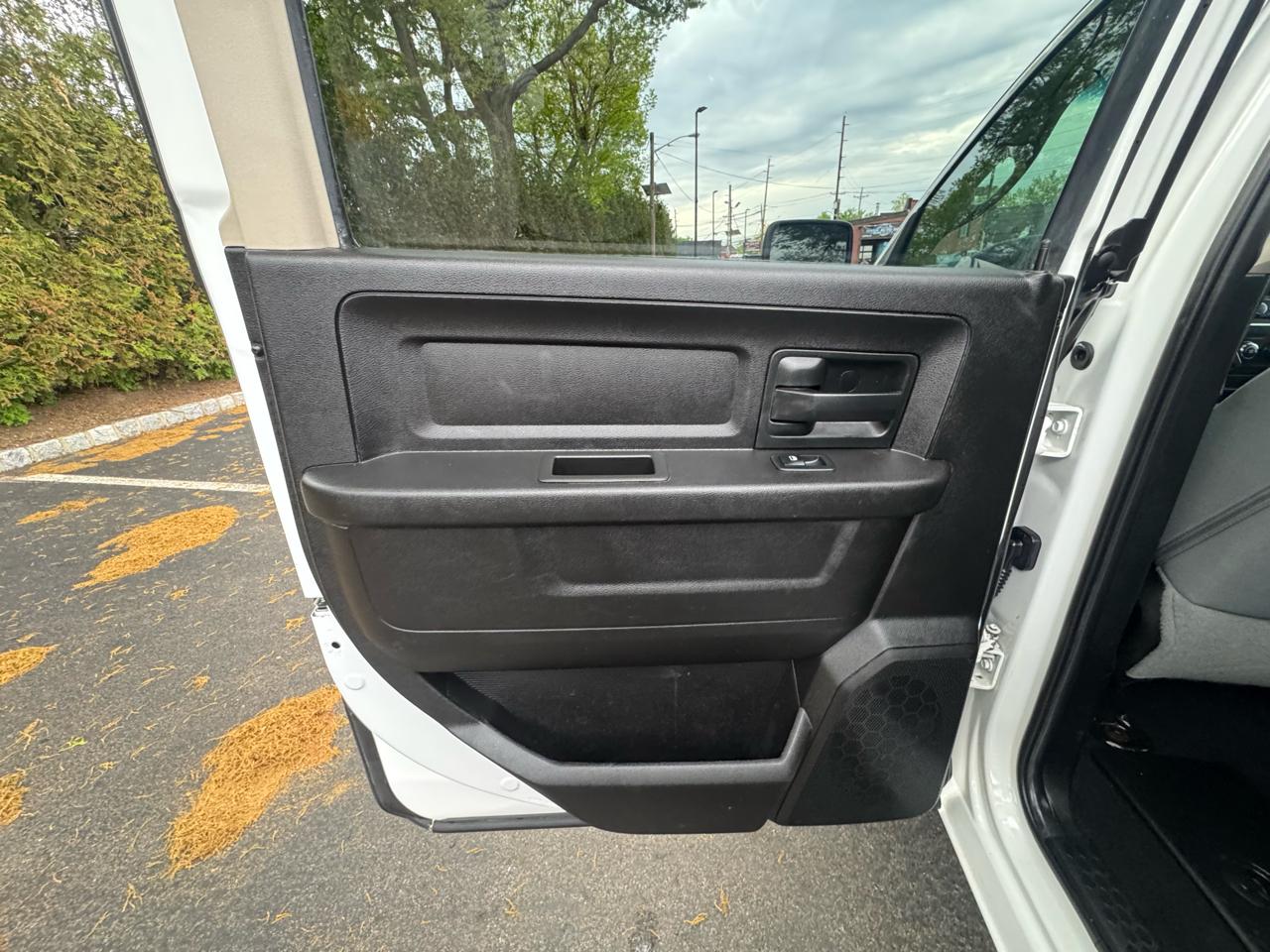 RAM 1500 Classic Tradesman Crew Cab SWB 4WD 2019