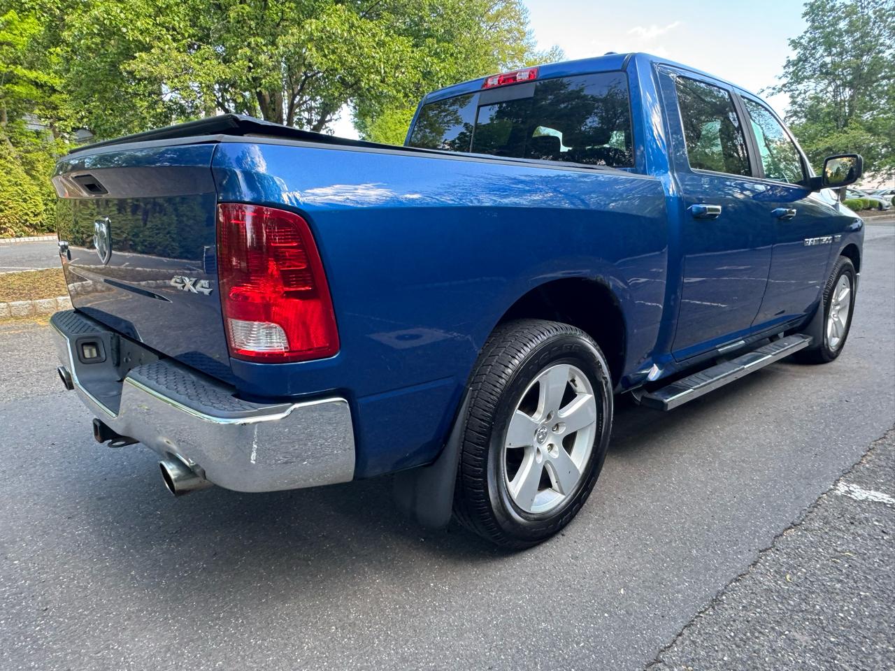 RAM 1500 Big Horn Crew Cab 4WD 2011