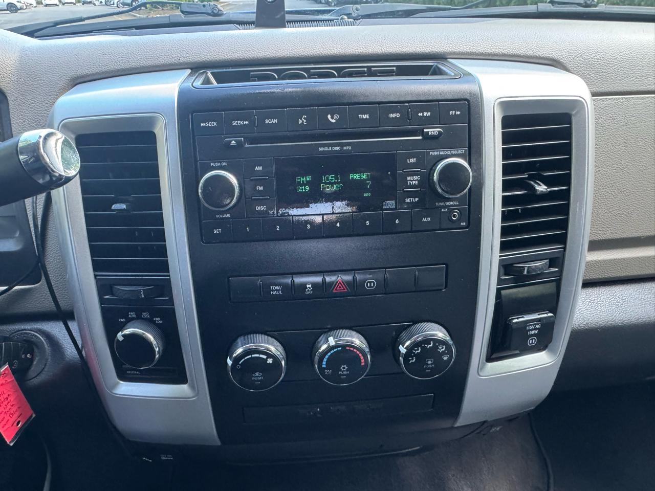 RAM 1500 Big Horn Crew Cab 4WD 2011