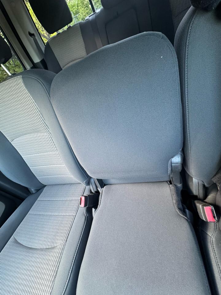 RAM 1500 Big Horn Crew Cab 4WD 2011