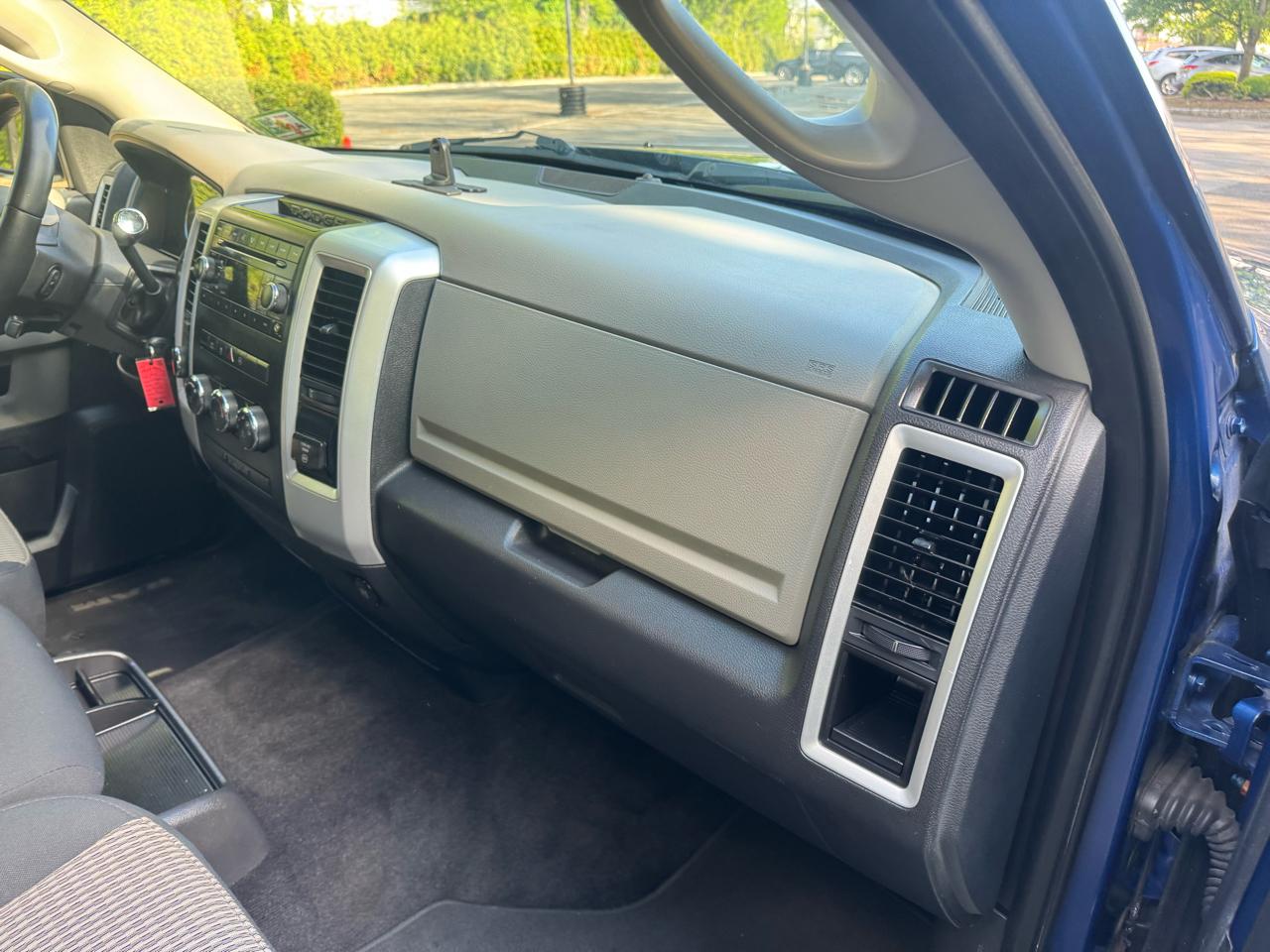 RAM 1500 Big Horn Crew Cab 4WD 2011