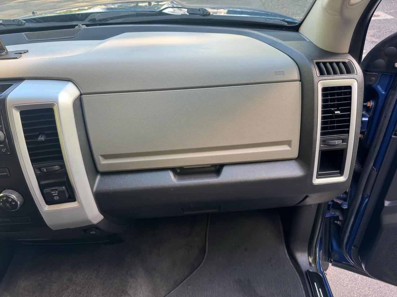 RAM 1500 Big Horn Crew Cab 4WD 2011