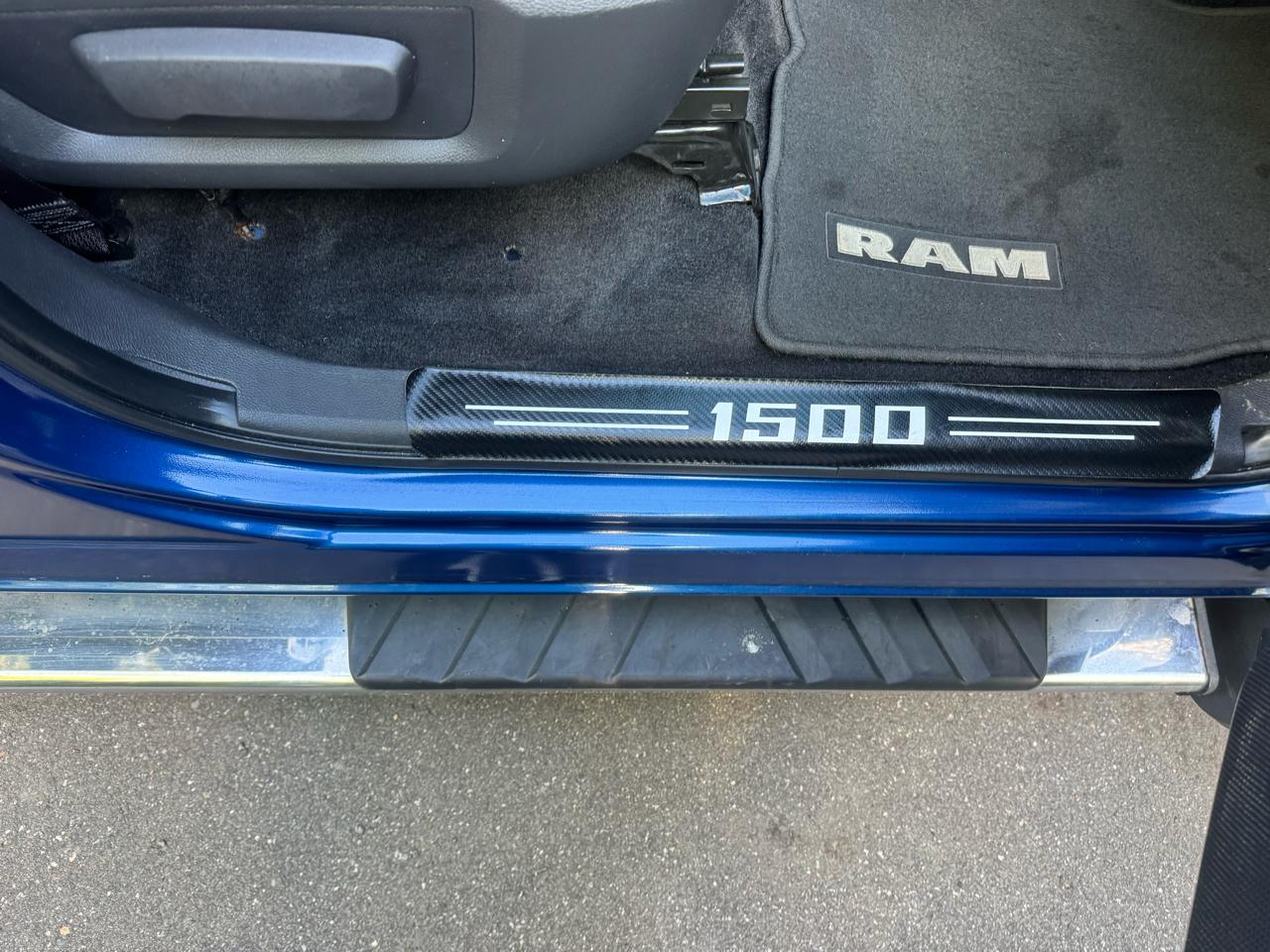 RAM 1500 Big Horn Crew Cab 4WD 2011
