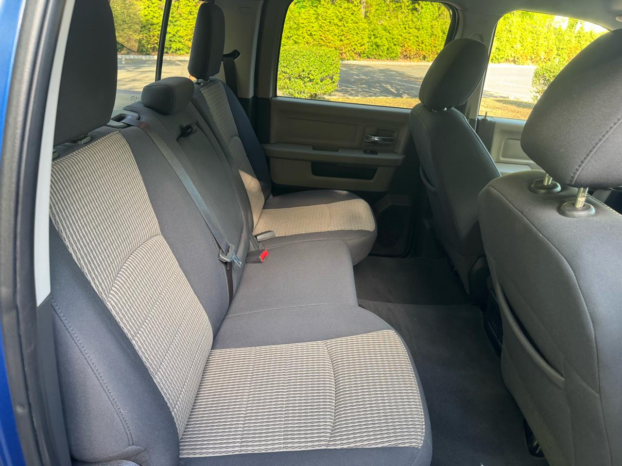 RAM 1500 Big Horn Crew Cab 4WD 2011