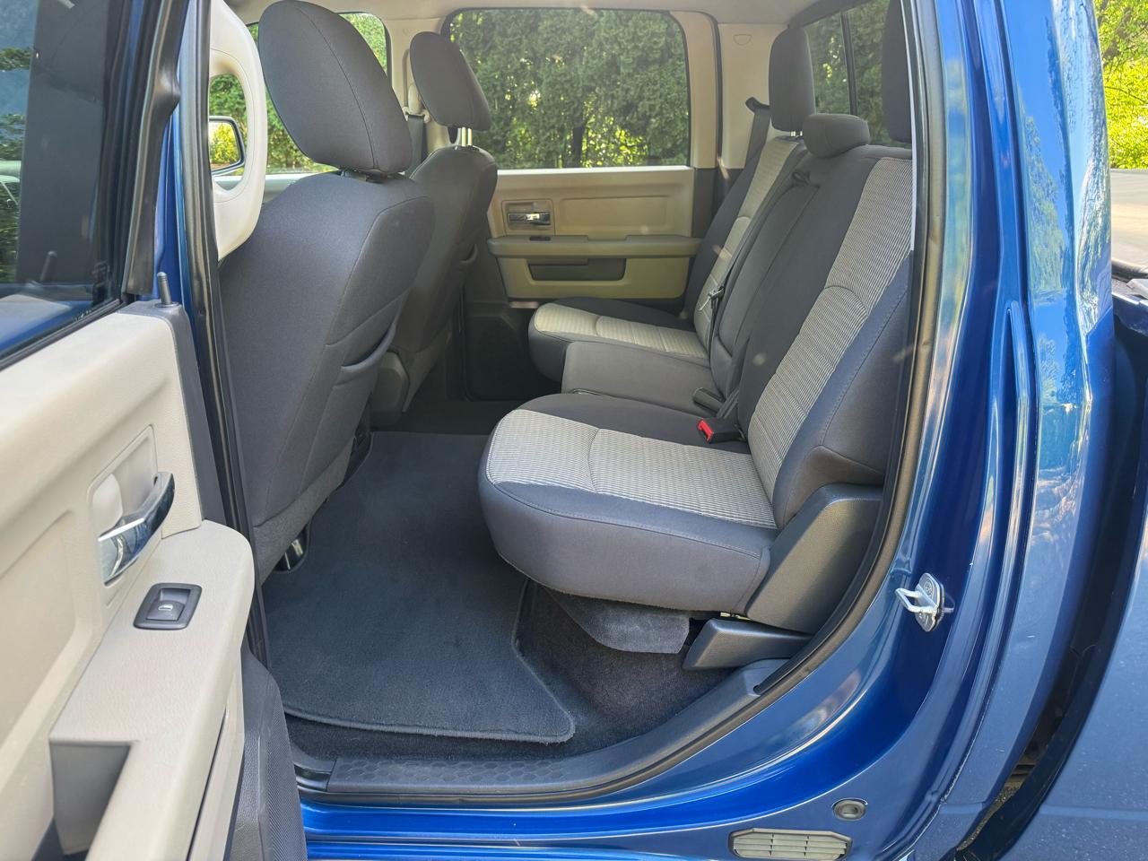RAM 1500 Big Horn Crew Cab 4WD 2011