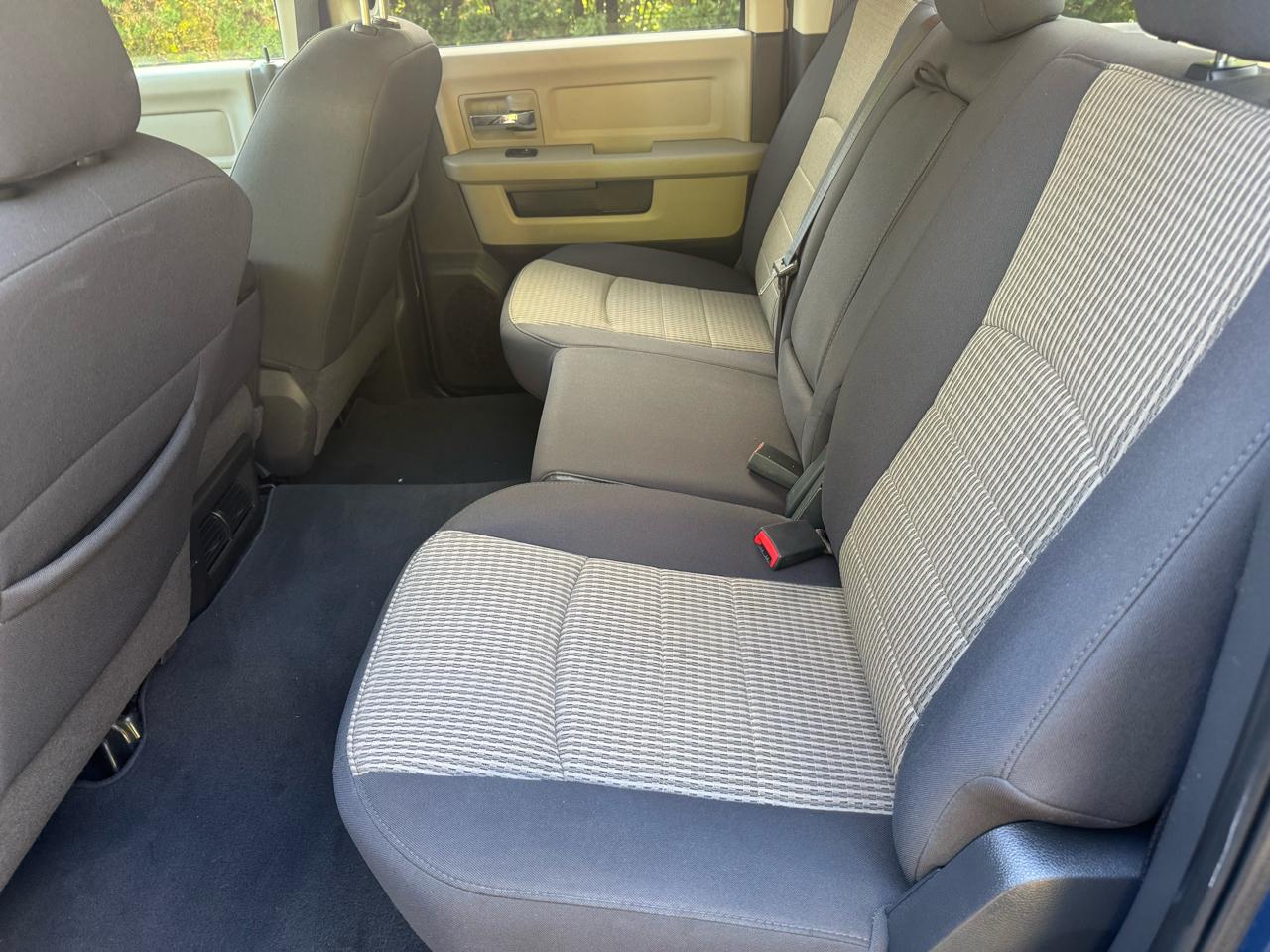 RAM 1500 Big Horn Crew Cab 4WD 2011