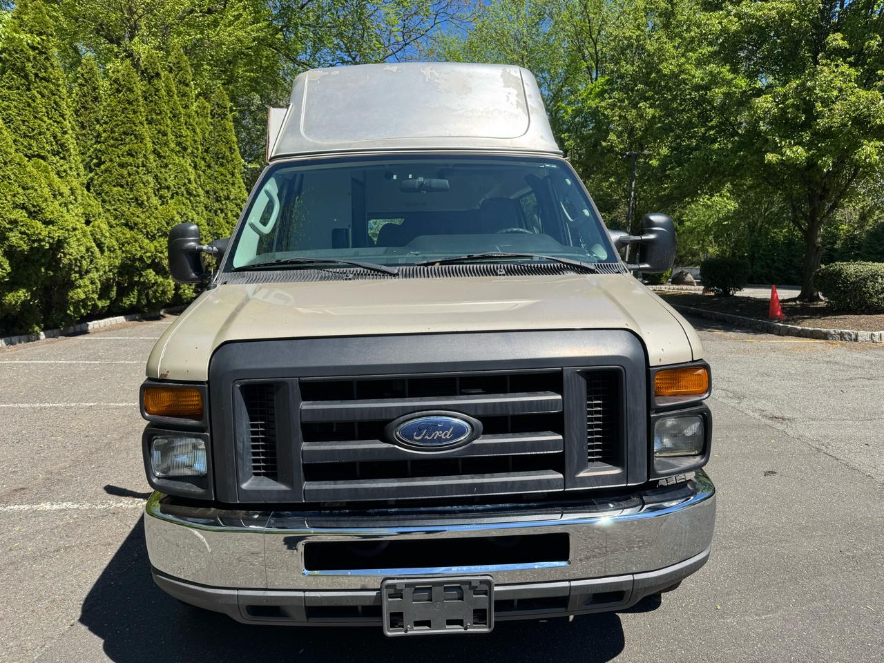 Ford Econoline E-350 Super Duty Extended 2013