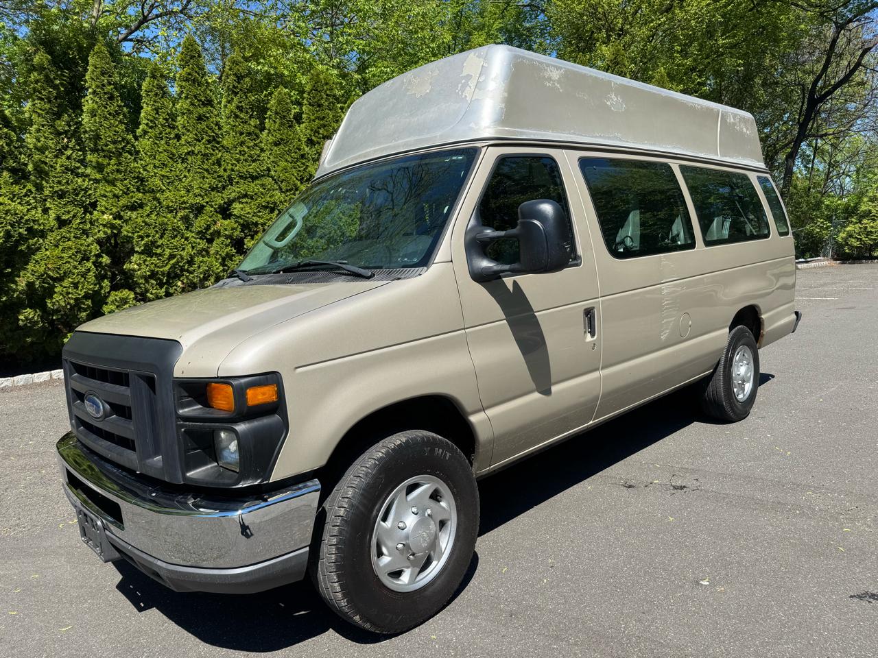 Ford Econoline E-350 Super Duty Extended 2013