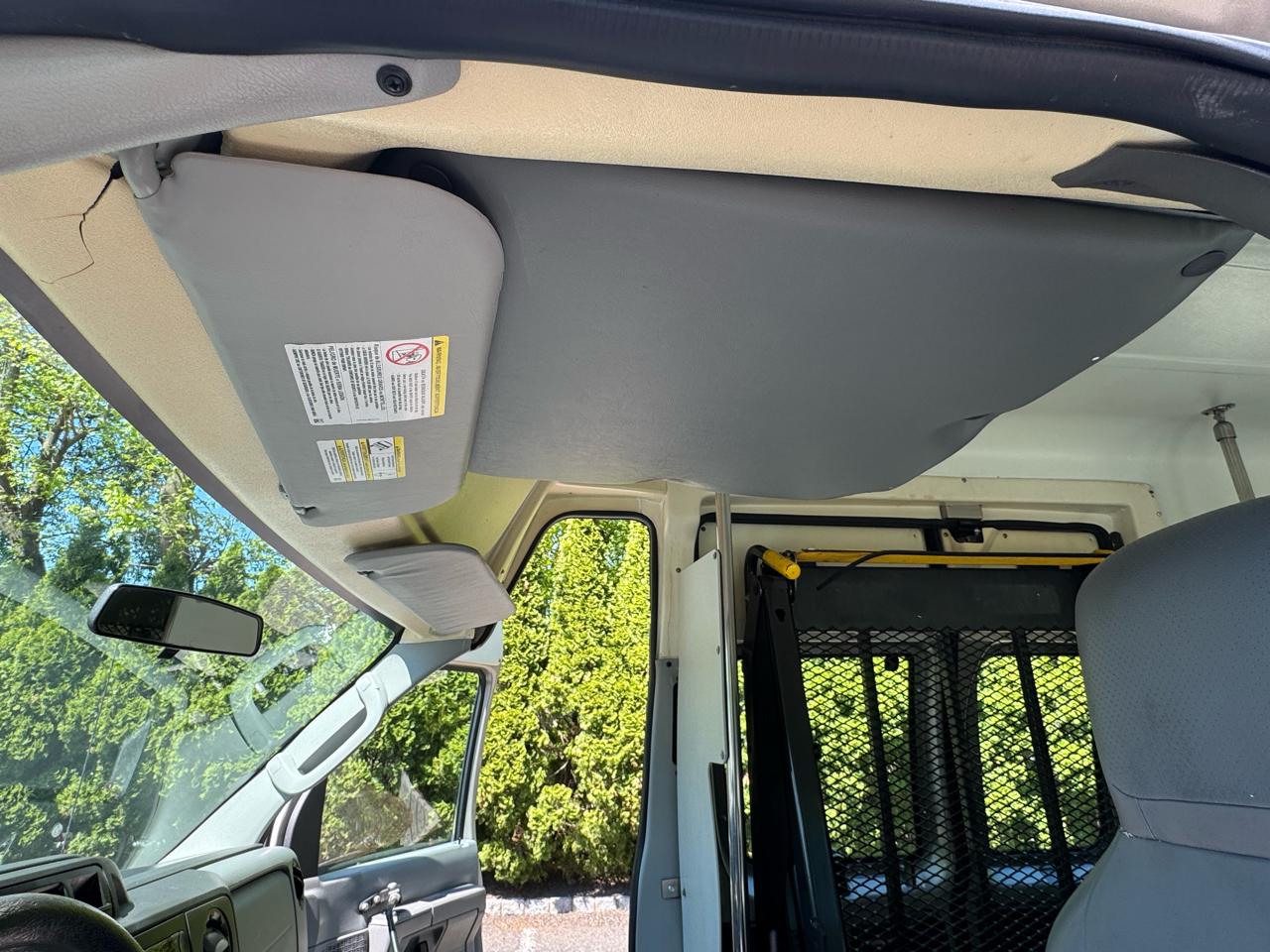 Ford Econoline E-350 Super Duty Extended 2013