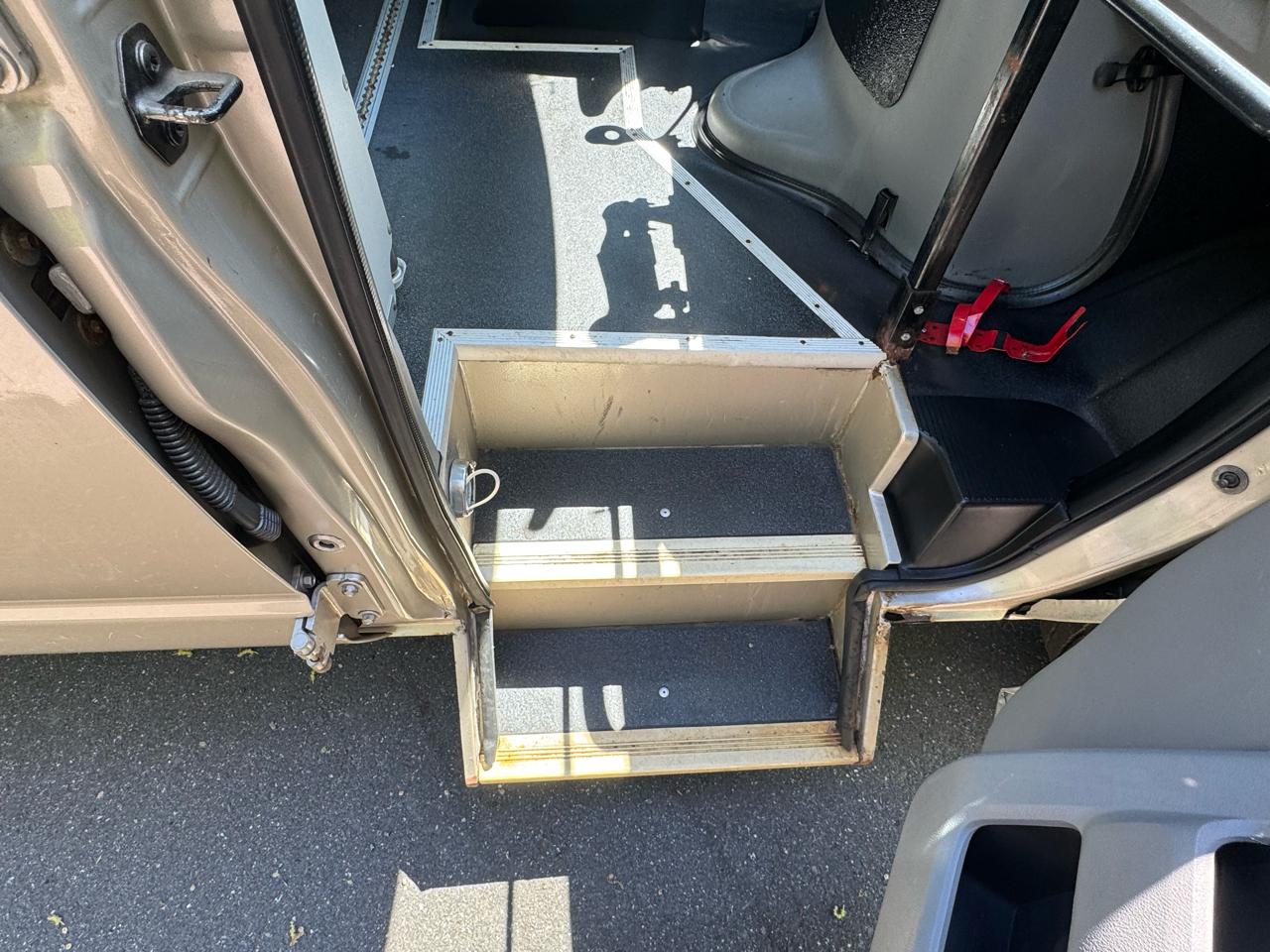 Ford Econoline E-350 Super Duty Extended 2013