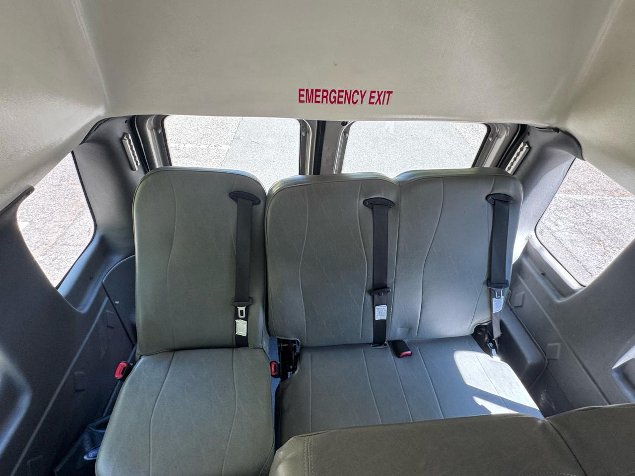Ford Econoline E-350 Super Duty Extended 2013