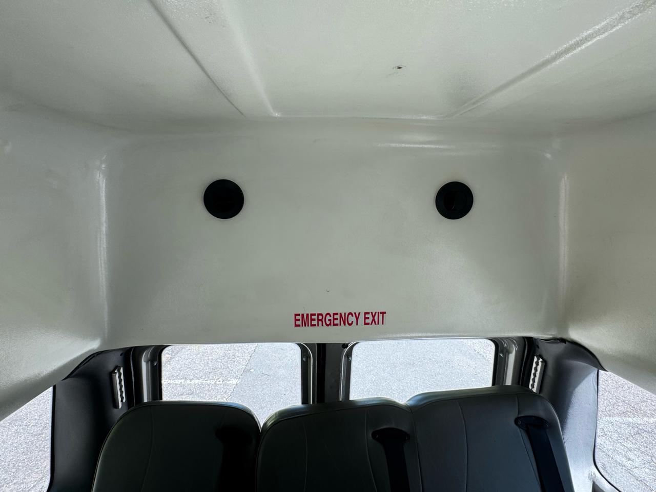 Ford Econoline E-350 Super Duty Extended 2013