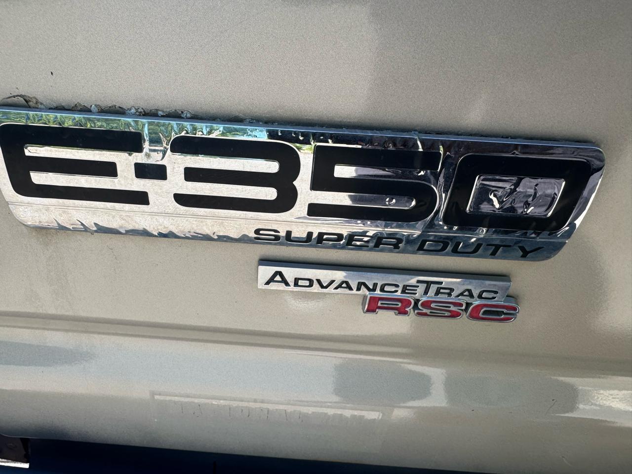 Ford Econoline E-350 Super Duty Extended 2013