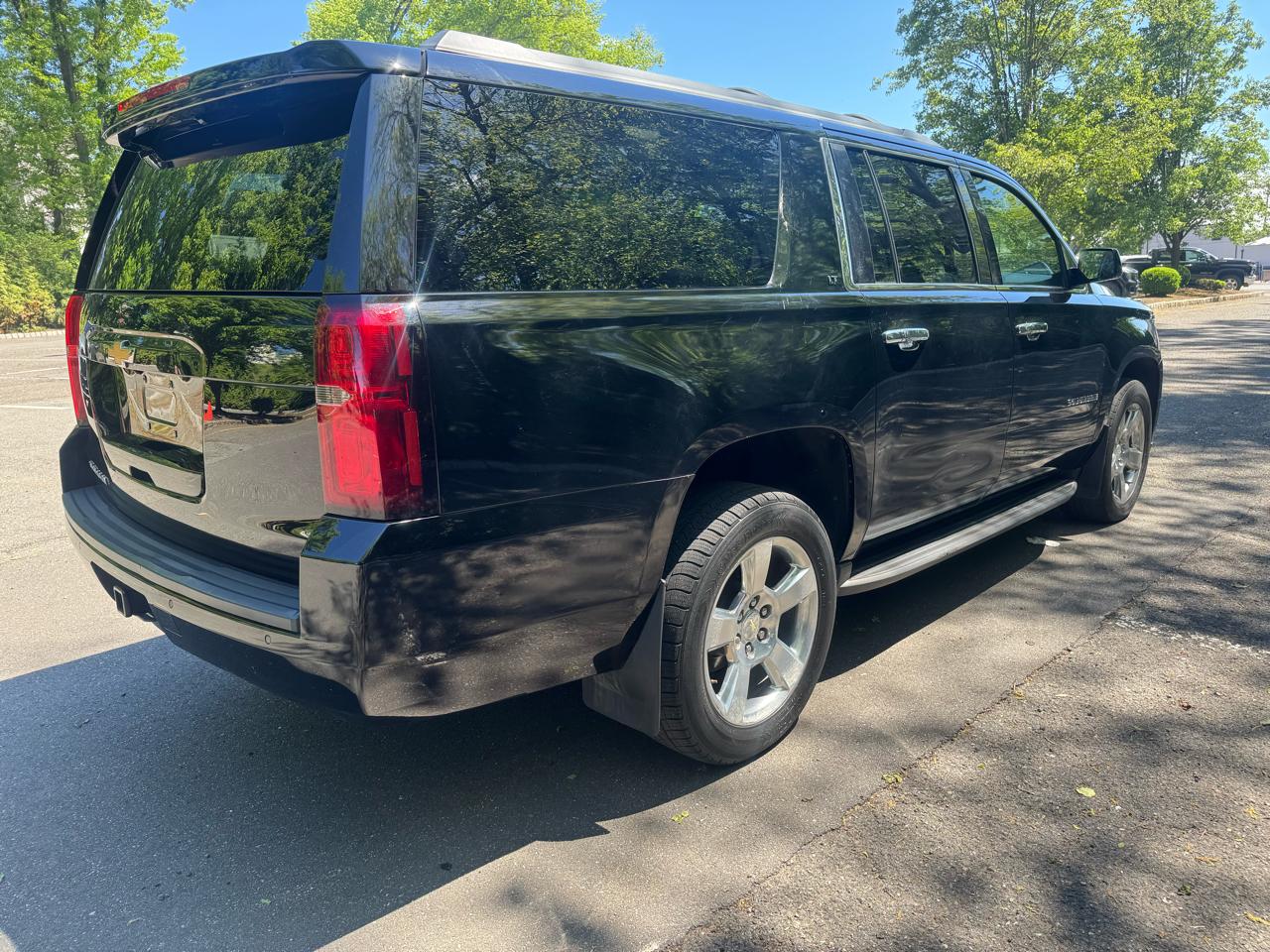 Chevrolet Suburban LT 4WD 2018