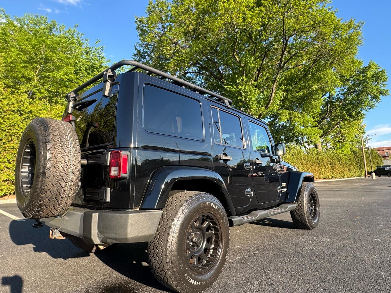 Jeep Wrangler Unlimited Sahara 4WD 2011