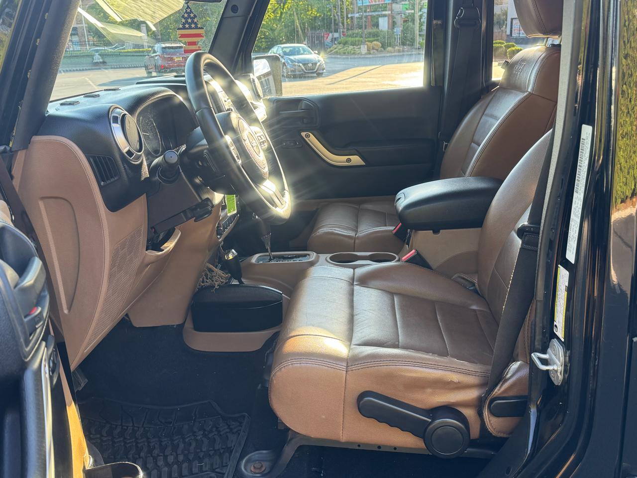 Jeep Wrangler Unlimited Sahara 4WD 2011