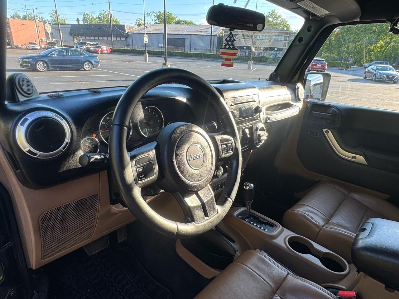 Jeep Wrangler Unlimited Sahara 4WD 2011
