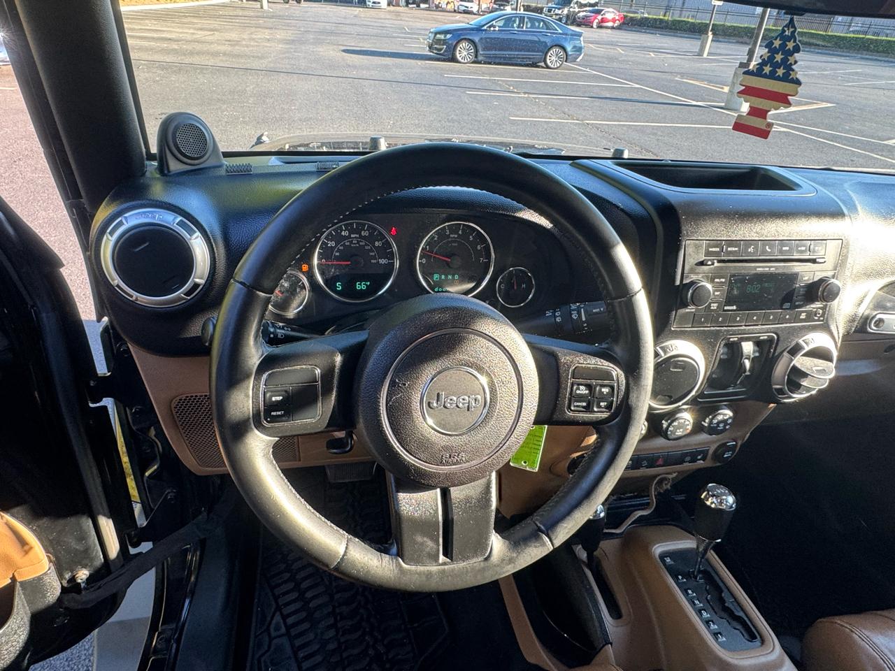 Jeep Wrangler Unlimited Sahara 4WD 2011