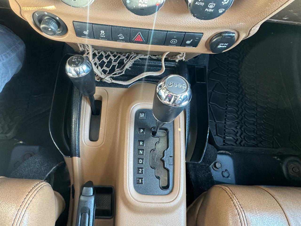 Jeep Wrangler Unlimited Sahara 4WD 2011